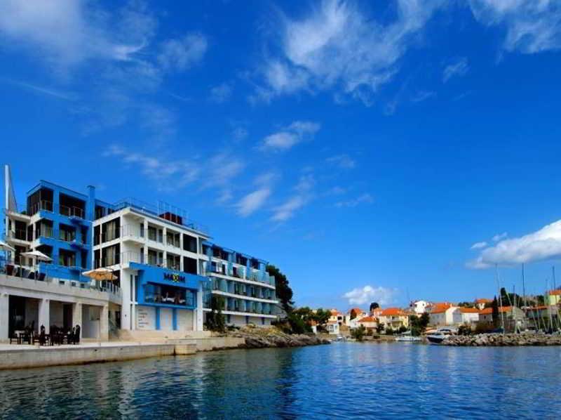 Hotel Maxim Božava Exteriör bild