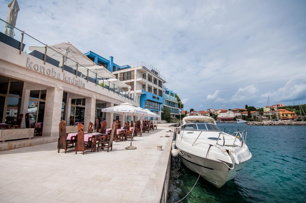 Hotel Maxim Božava Exteriör bild