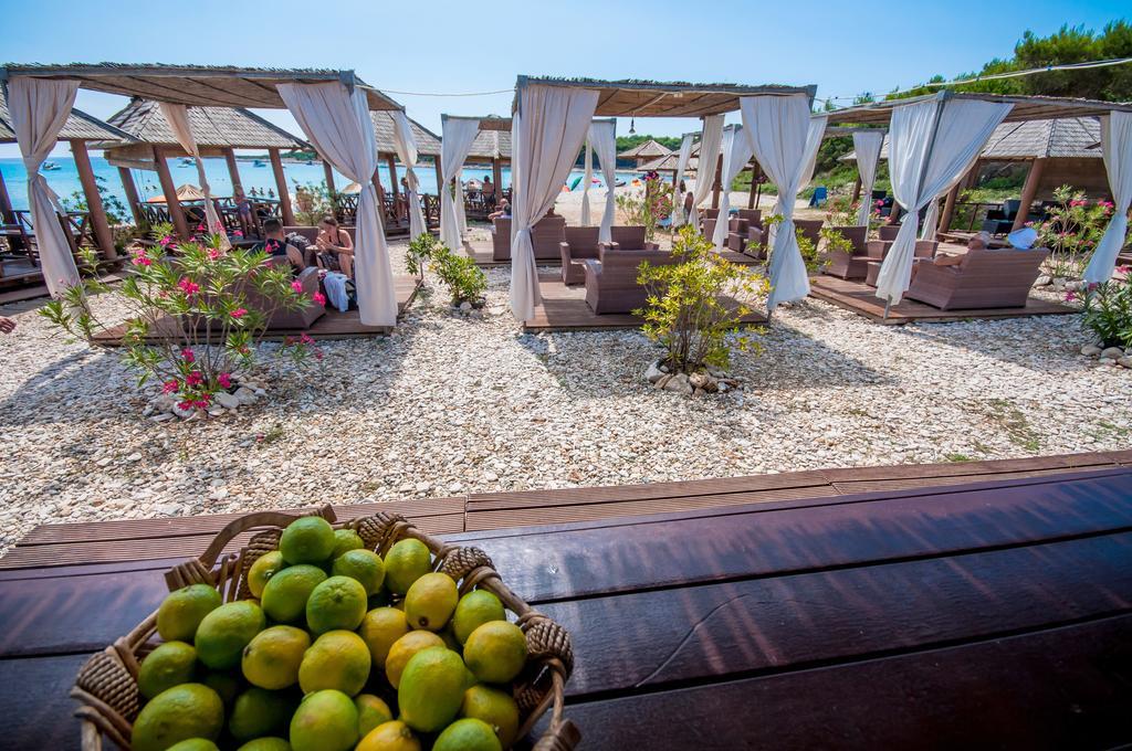 Hotel Maxim Božava Exteriör bild