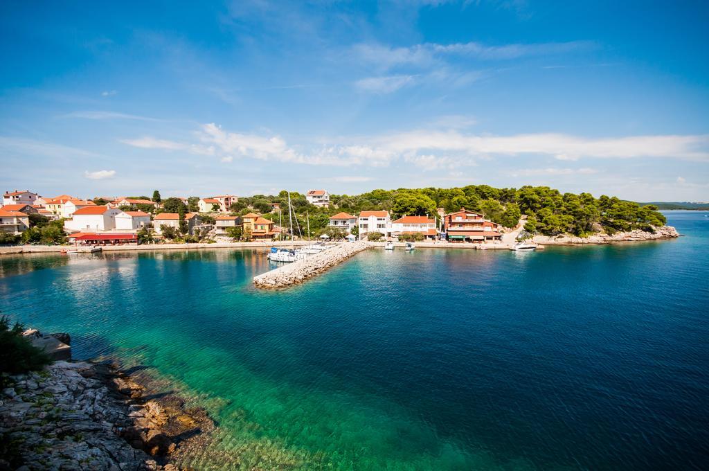 Hotel Maxim Božava Exteriör bild