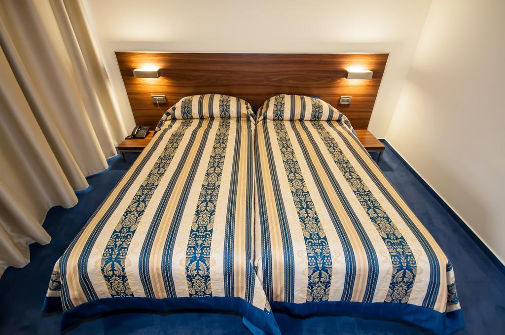 Hotel Maxim Božava Rum bild